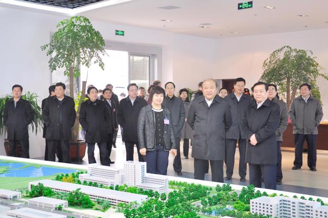 市委书记、市人大常委会主任张少军（右二）一行来我公司参观时的情景